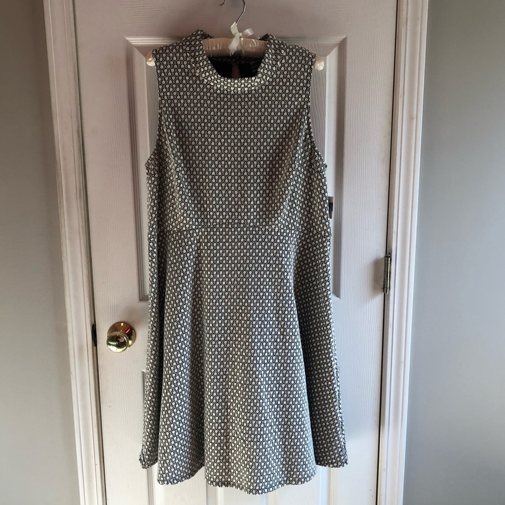 Elegant Gray Patterned Sleeveless Dress